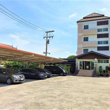 Taevaraj Place Ayutthaya Extérieur photo