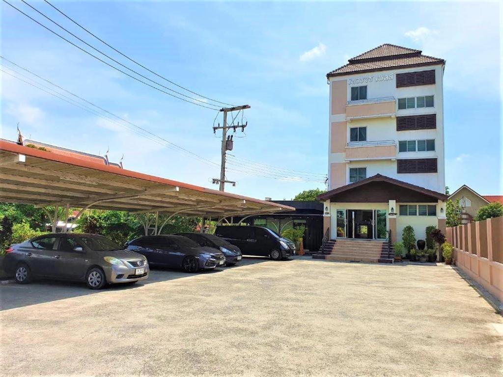 Taevaraj Place Ayutthaya Extérieur photo
